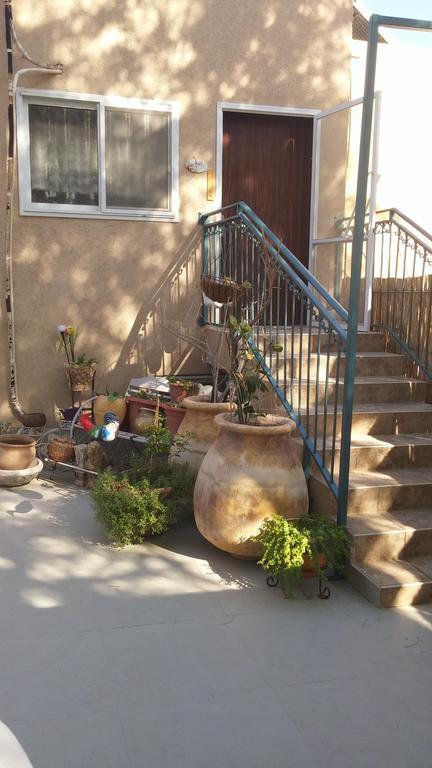 Martini Dead Sea Villa Neve Zohar Ruang foto