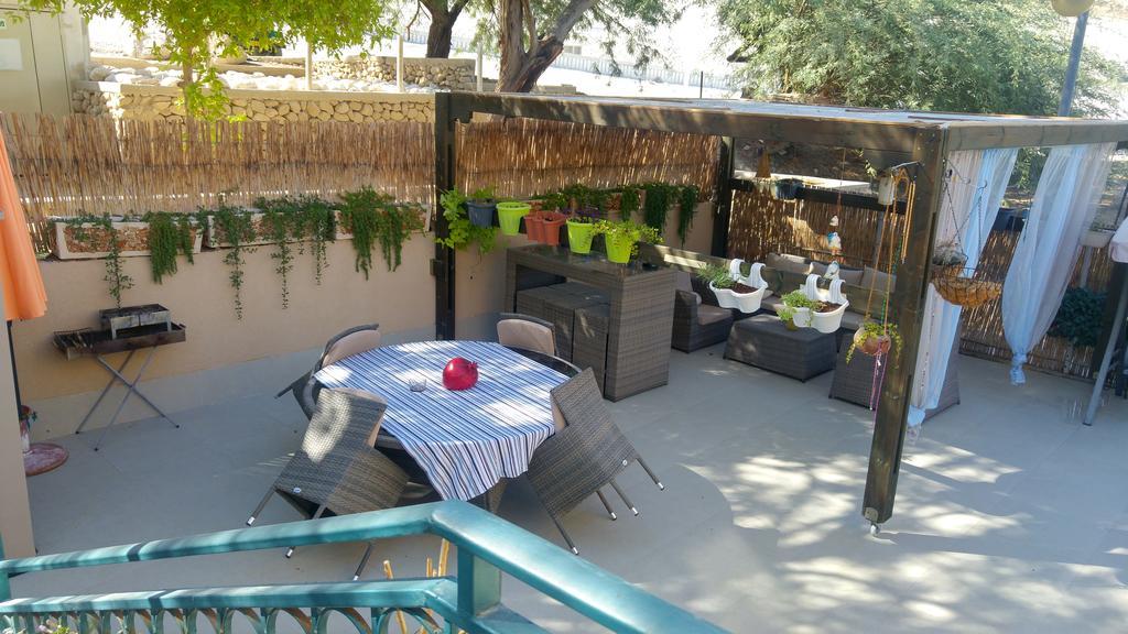 Martini Dead Sea Villa Neve Zohar Bagian luar foto